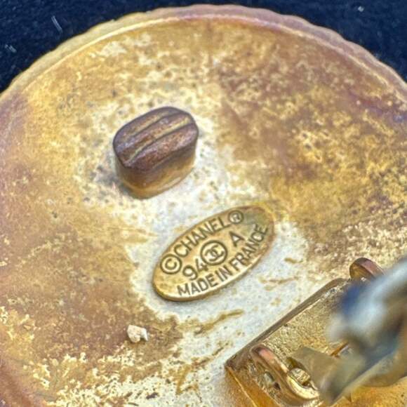 CHANEL Vintage Gold Earrings - Picture 8 of 11